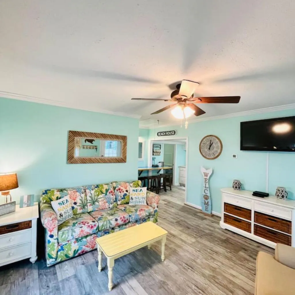 Photograph of N20 Beach Happy Cottage