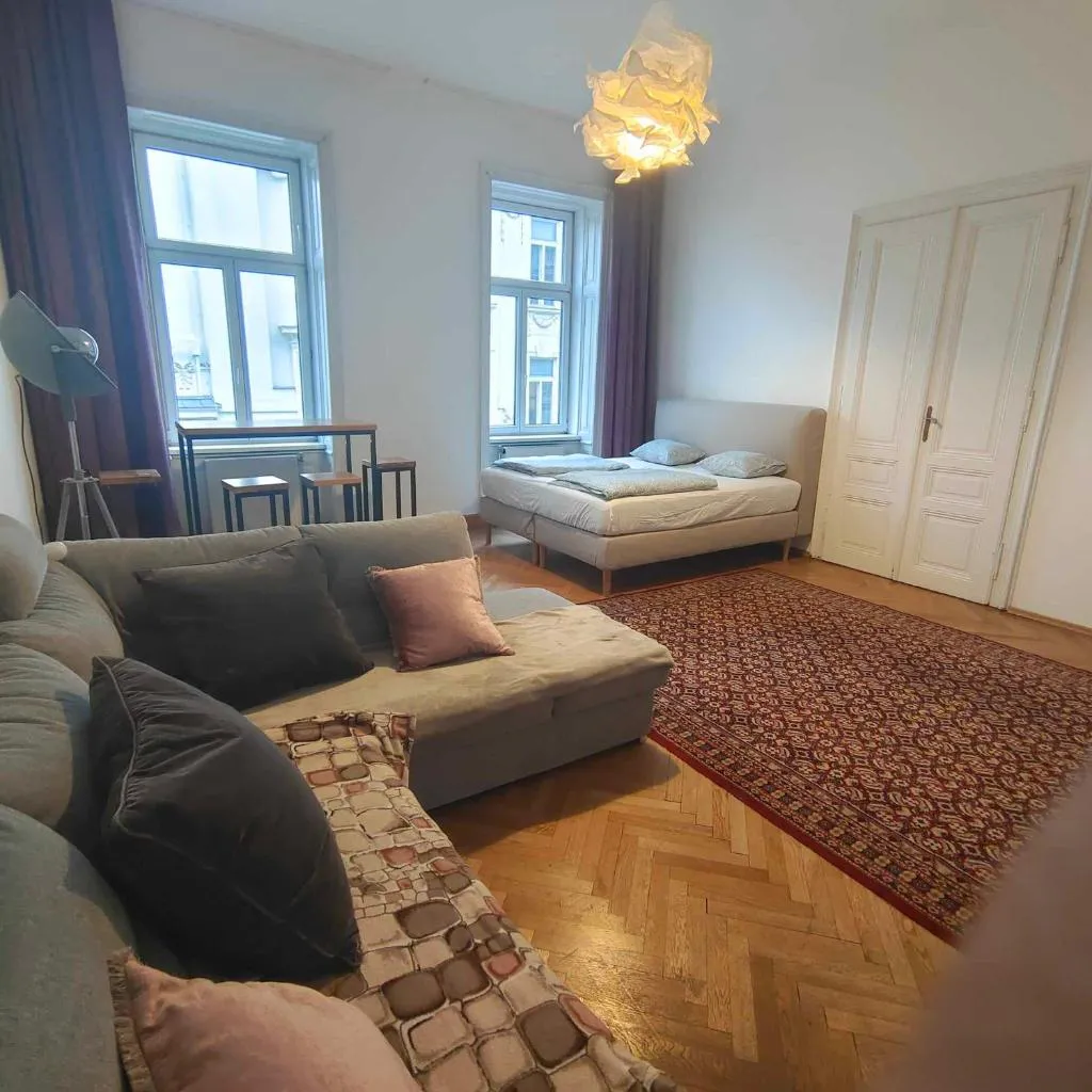 Photograph of Large 4 room apartment in the center of Vienna