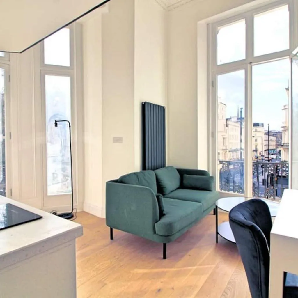 Photograph of Paddington Central Studios - 12