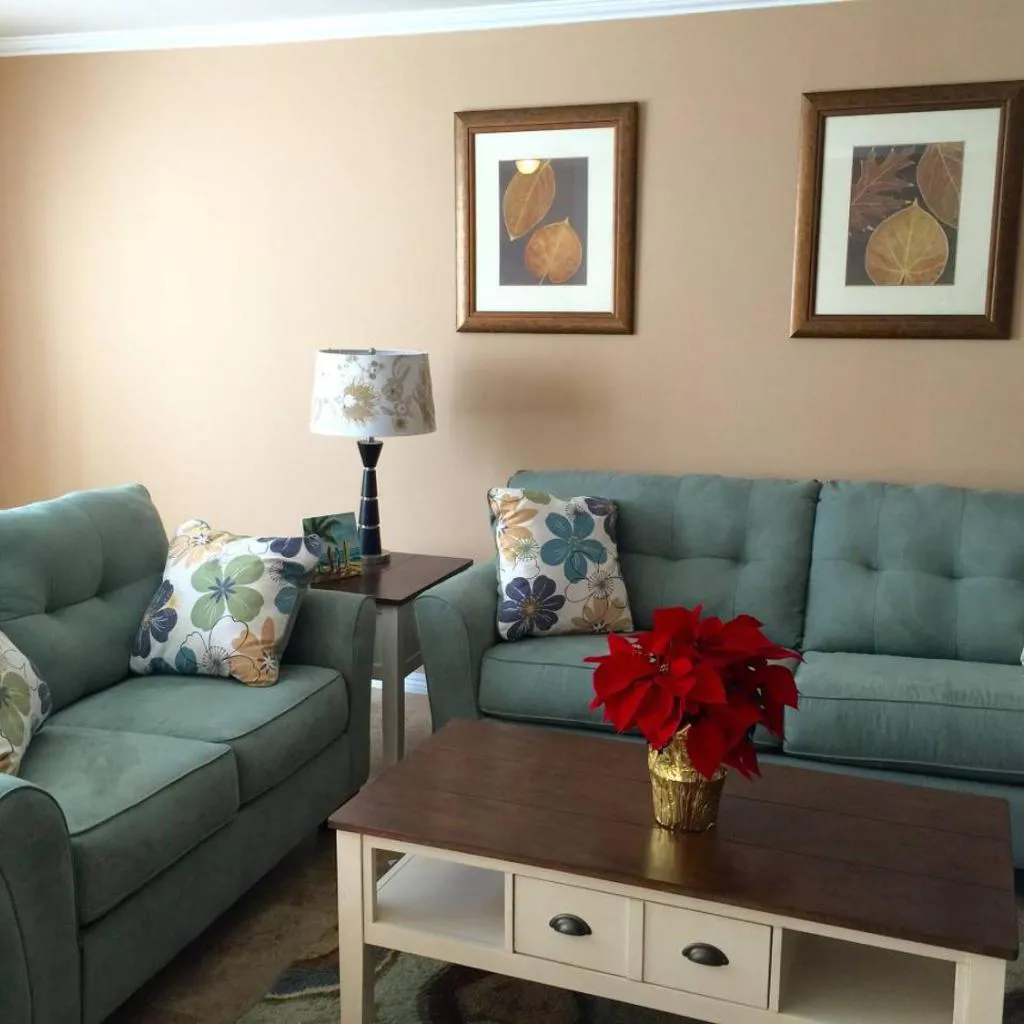 Photograph of 2Bedroom with Den and 2BA 4 Blocks to Santa Monica Beach