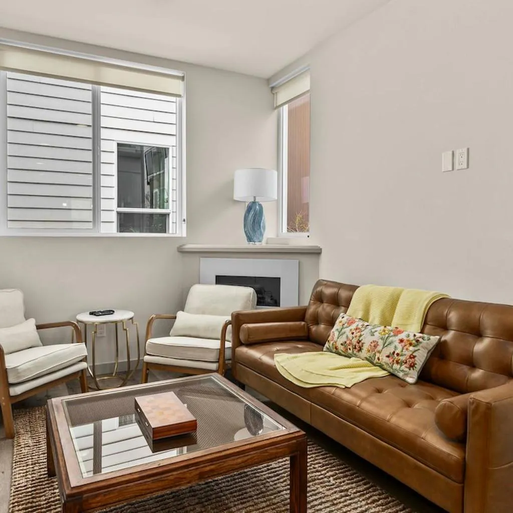 Photograph of Sleek 3BR Seattle Townhome - Mins to UW and Downtown