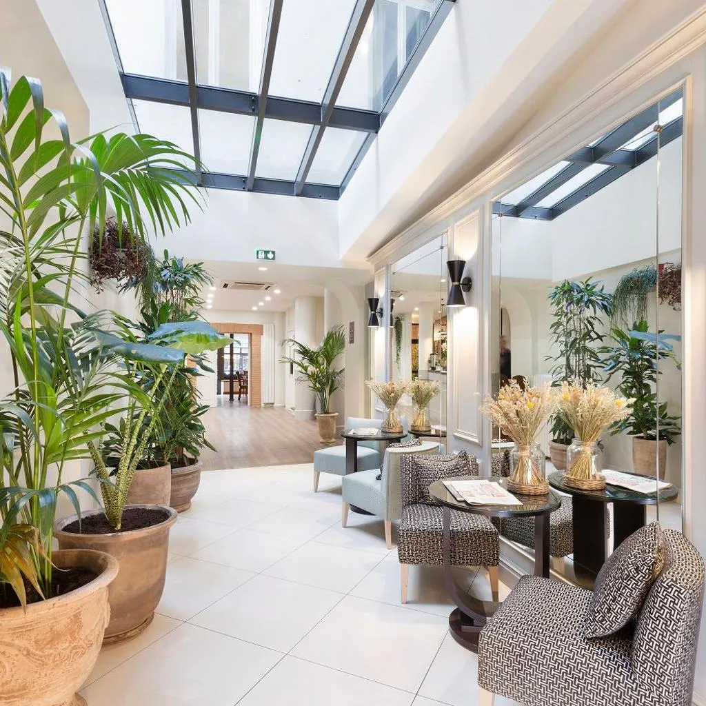 Photograph of Hotel Albert 1er