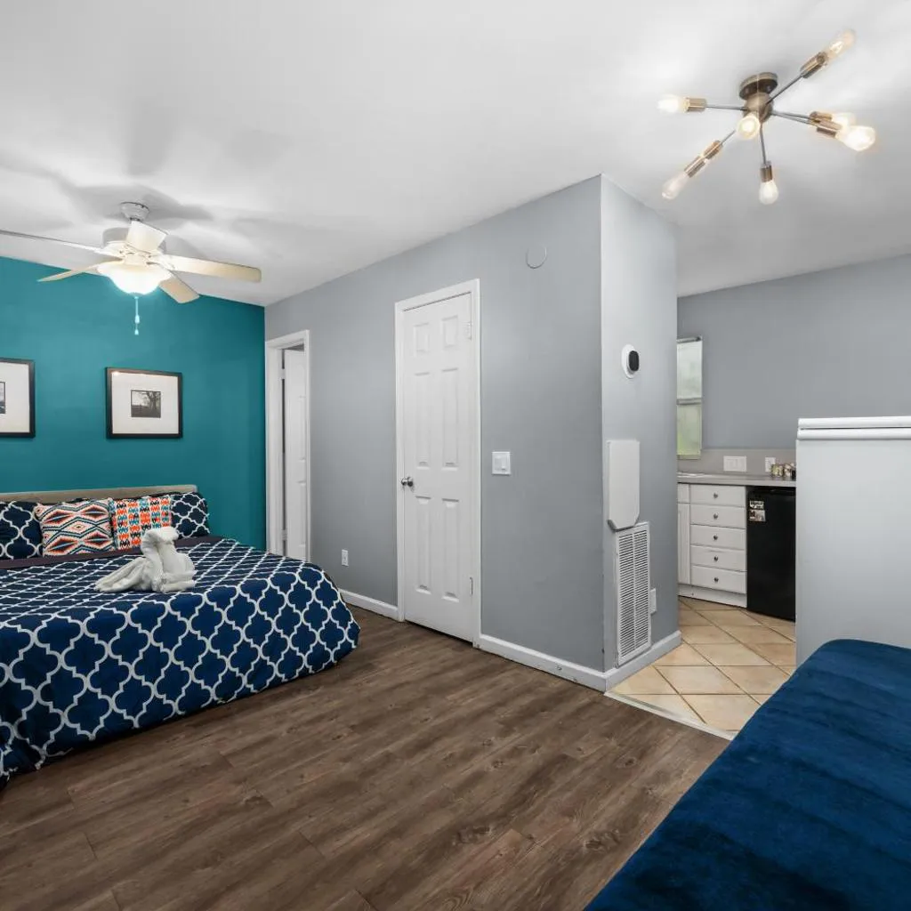 Photograph of Sleek Midtown Studio with Free Park & Pet Friendly