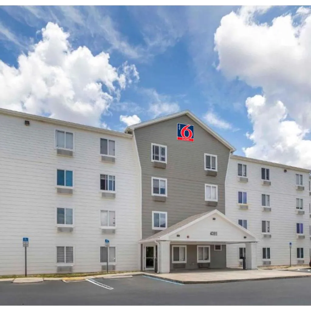 Photograph of Studio 6 Extended Stay Fort Myers FL