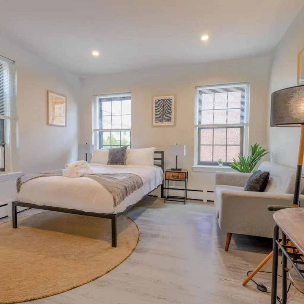 Photograph of Back Bay Stylish Studio