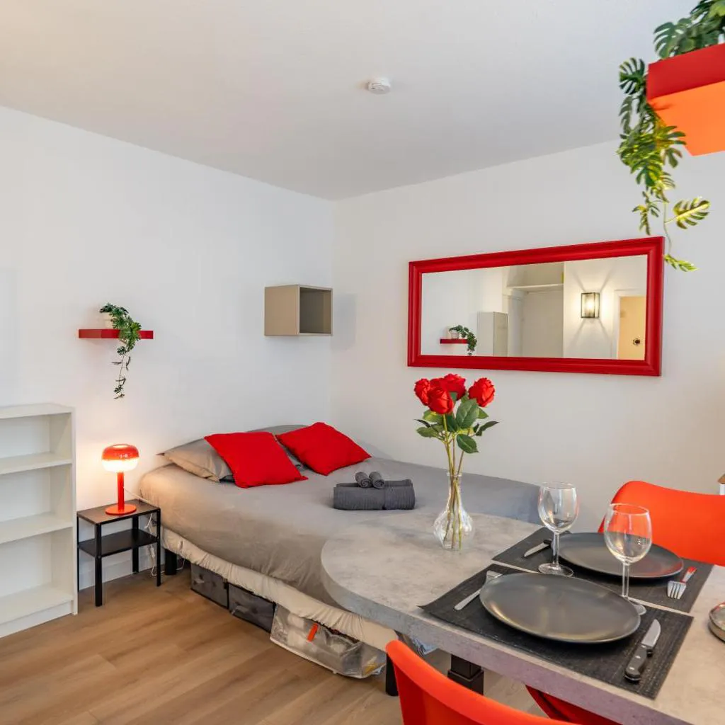Photograph of La Cerise - Strasbourg Centre - Cozy Studio - Wifi & TV