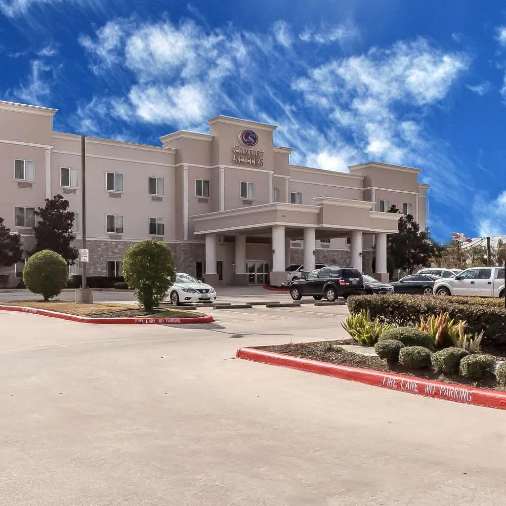 Photograph of Comfort Suites Houston IAH Airport - Beltway 8
