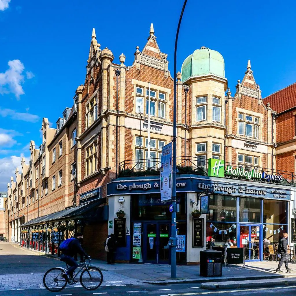 Photograph of Holiday Inn Express London-Hammersmith by IHG