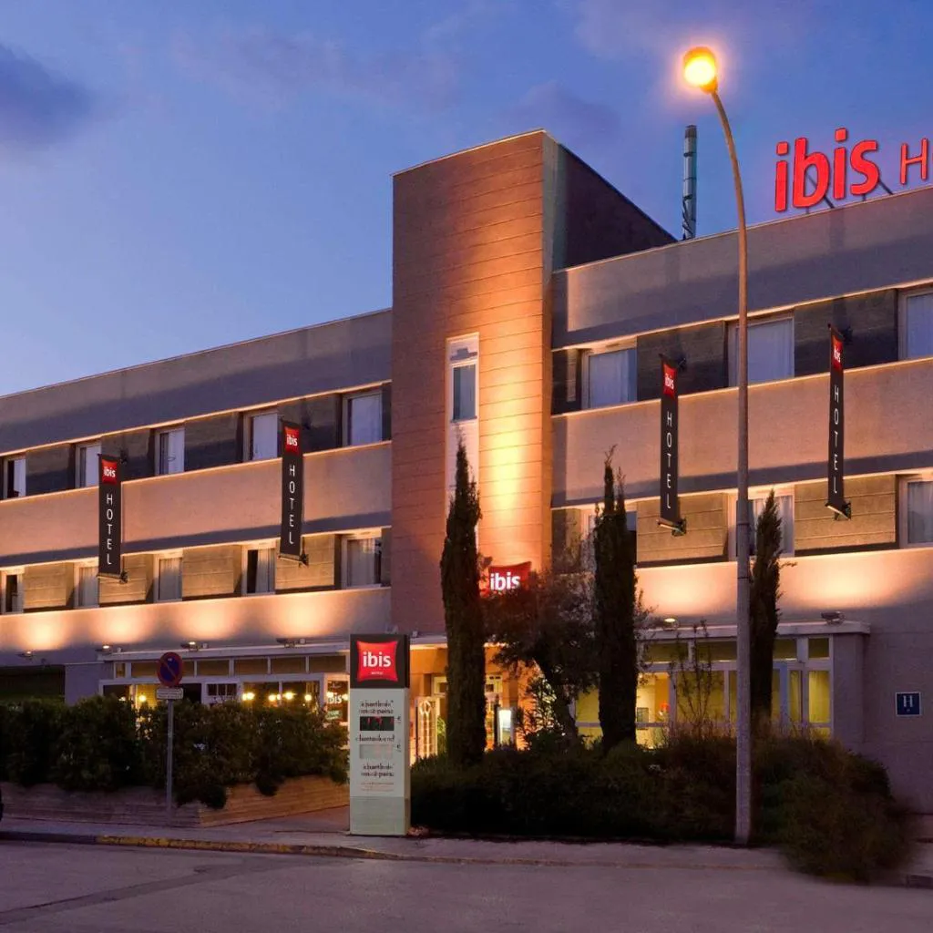 Photograph of Ibis Granada