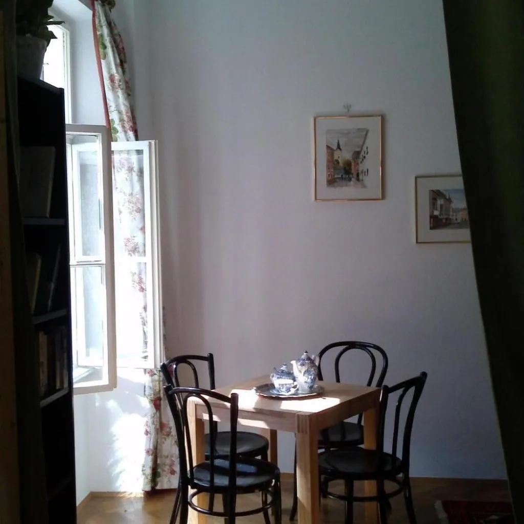 Photograph of Apartment Wohnung in Hernals mit Garten- und Strassenblick by Interhome