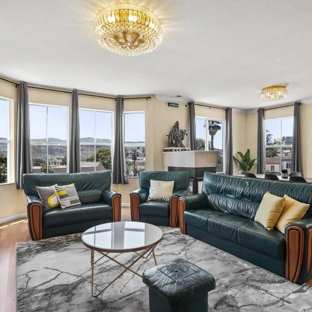 Photograph of Beautiful Spacious House 2BR / 4BR in Silver Terrace