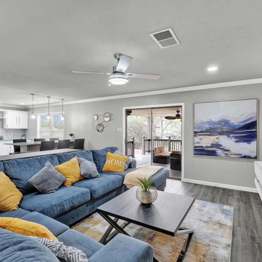 Photograph of Stylish Home Gameroom pool access, near SixFlag
