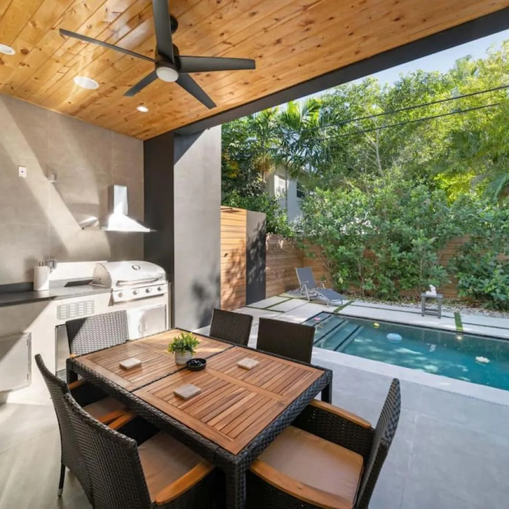 Photograph of Las Olas Zen Home with Pool and Hot Tub Near Beach
