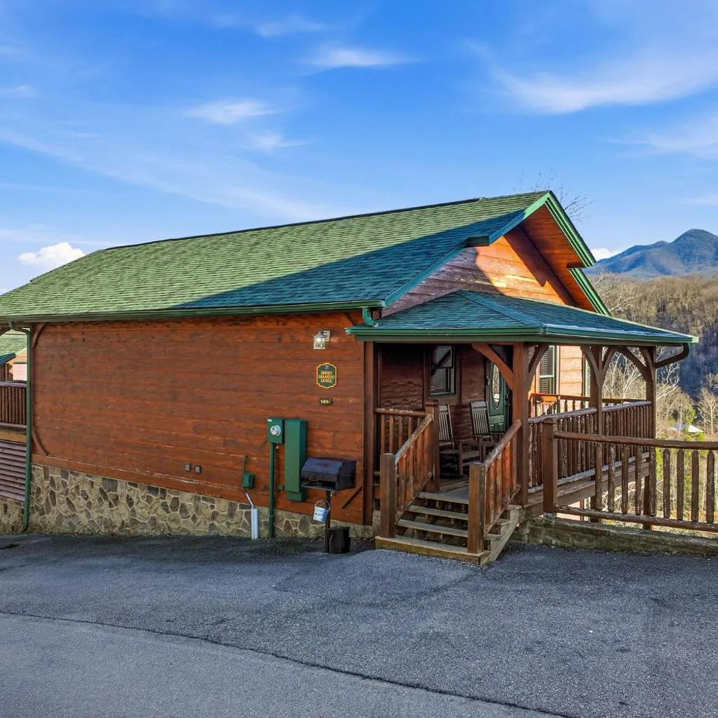 Photograph of Smoky Diamond Lodge by American Patriot Getaways