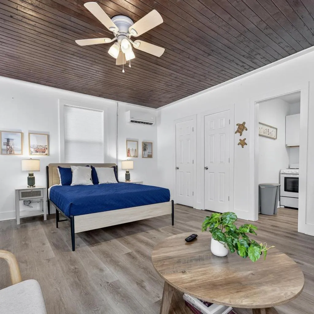 Photograph of Unit 1 Pensacola Cozy Studio