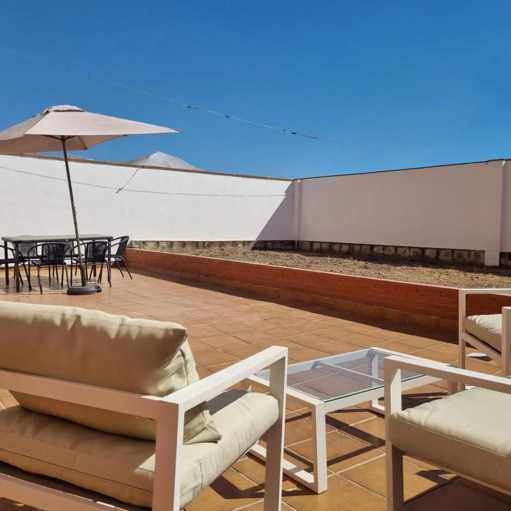 Photograph of Piso junto metro, gran terraza y parking gratis