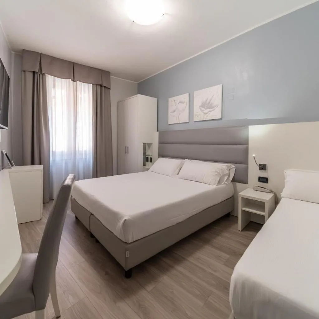 Photograph of Hotel University