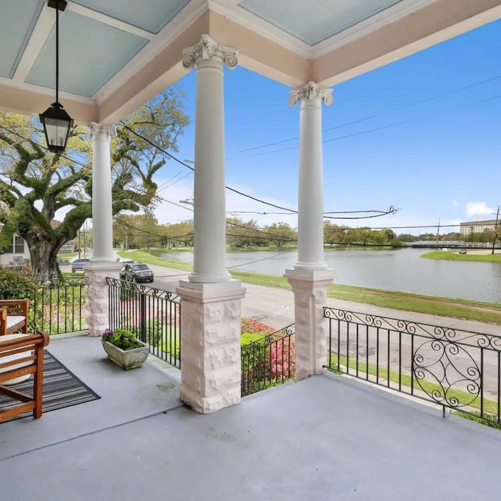 Photograph of Unbeatable 2BD Bayou Luxury STEPS TO JAZZ FEST