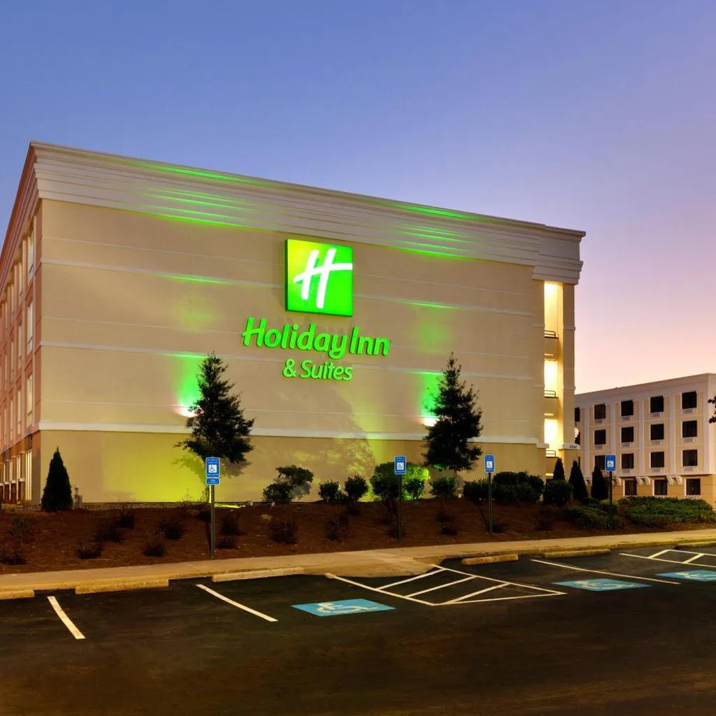Photograph of Holiday Inn & Suites Atlanta Airport North by IHG