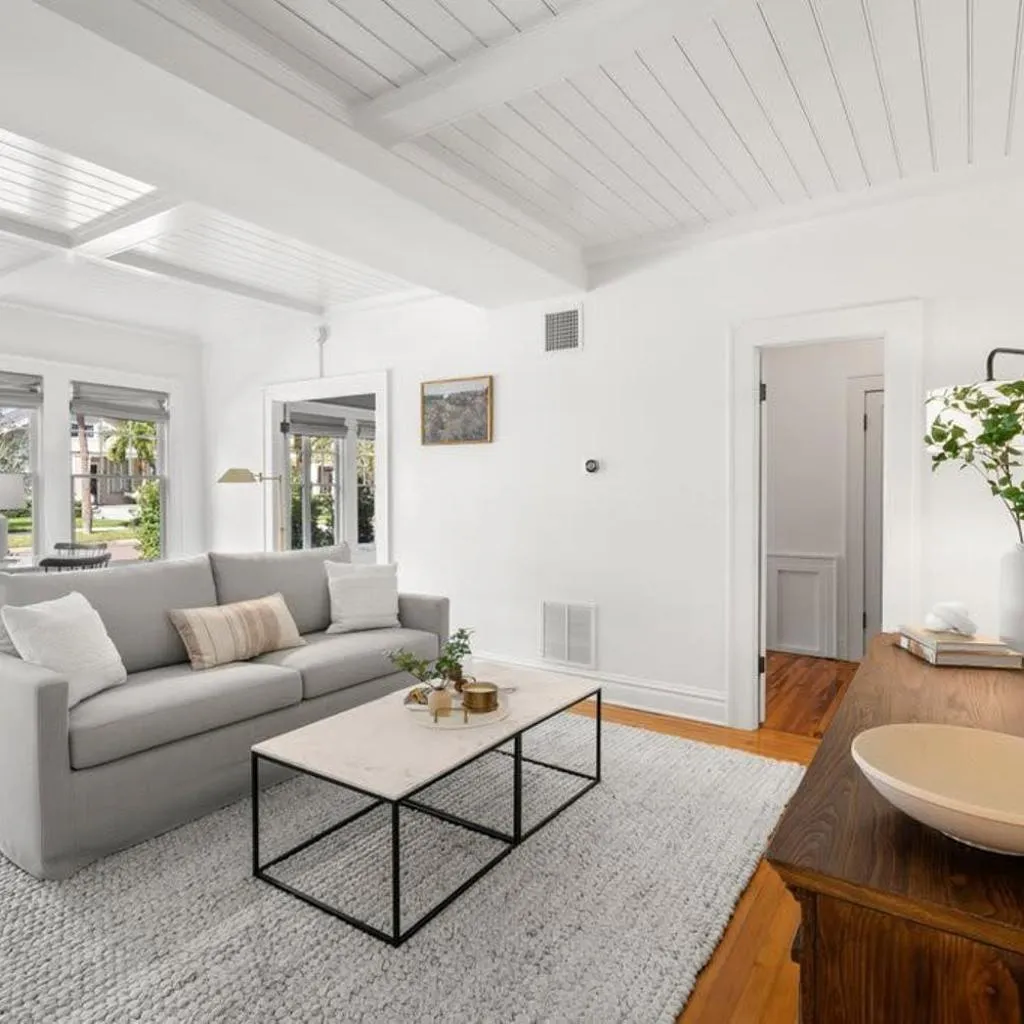 Photograph of The Adaline #3 - Upscale Hyde Park Apt, First Floor