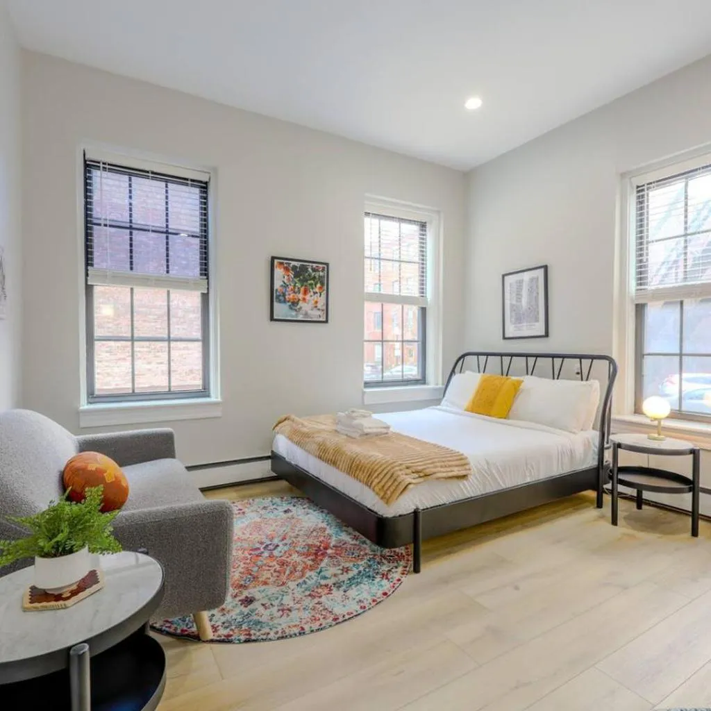 Photograph of Quaint studio apartment Back Bay Area