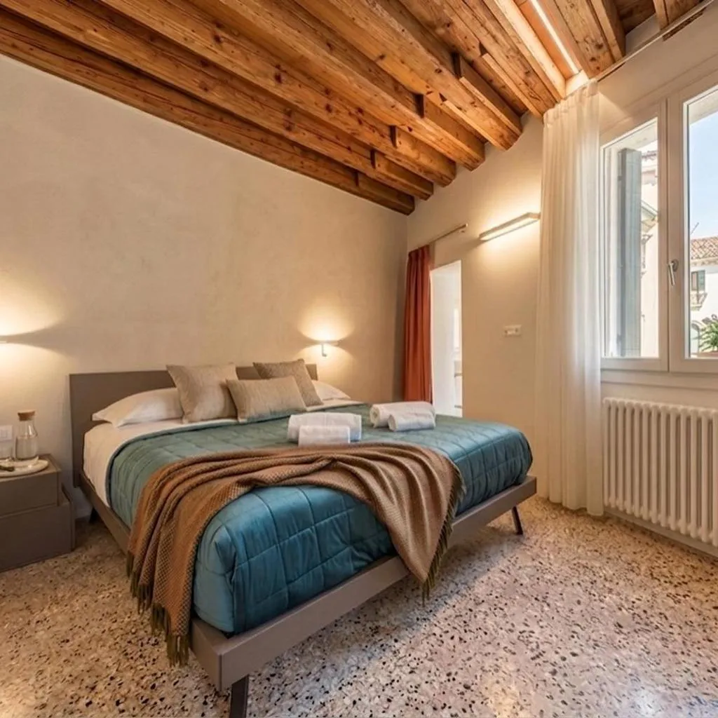 Photograph of San Tommaso Rialto Terrace Apt