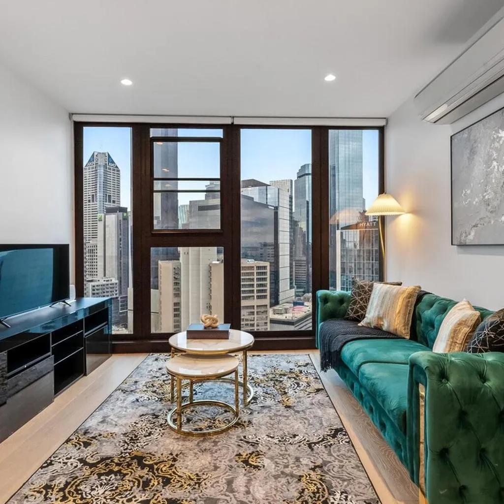 Photograph of Luxe Resort- Near MCG, City Views, Parking, Heated Pool, Gym, Tram