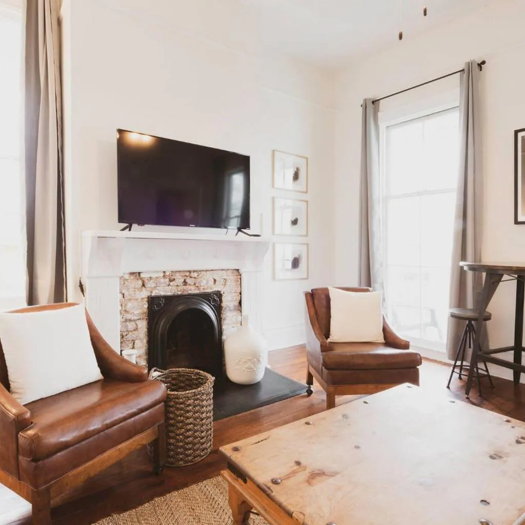 Photograph of 2BDR 2BATH Prime Location Walk to Forsyth Park!