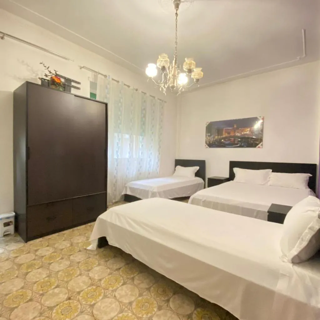 Photograph of Venicenight Apartment 25