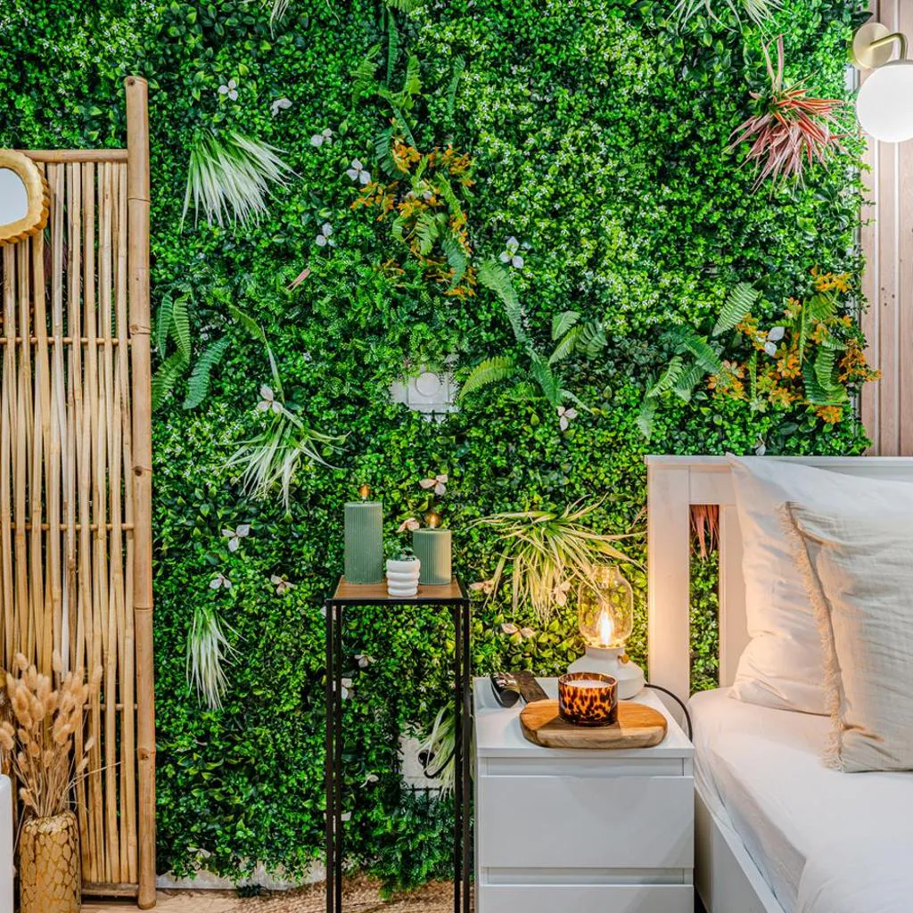 Photograph of La Boétie, Cocon Central, Double Balneo Bathtub