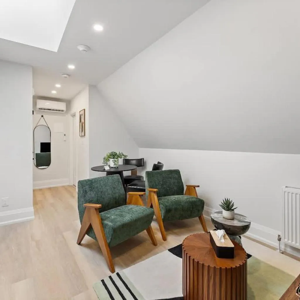 Photograph of Luxury Suite 1 BR - 1 Bed - Stylish - New Build - Downtown