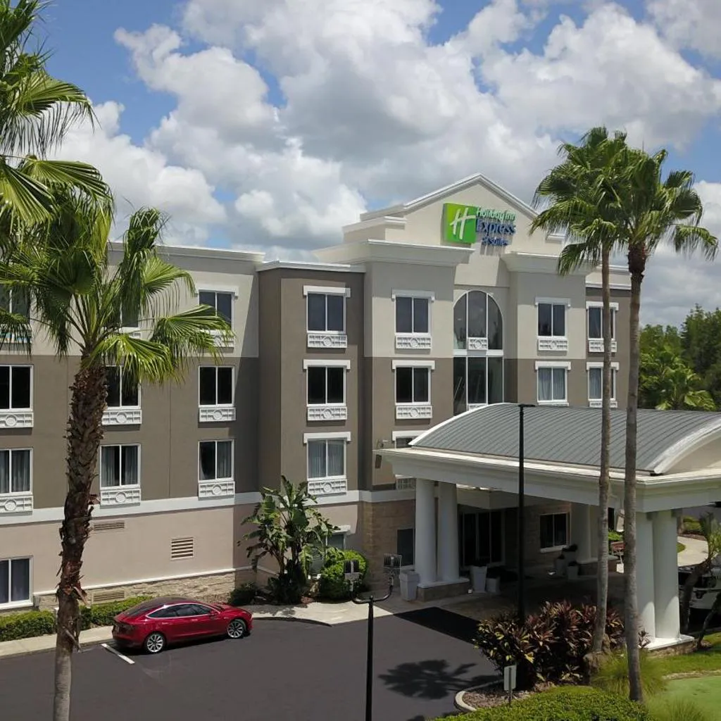Photograph of Holiday Inn Express and Suites Tampa I-75 at Bruce B. Downs by IHG