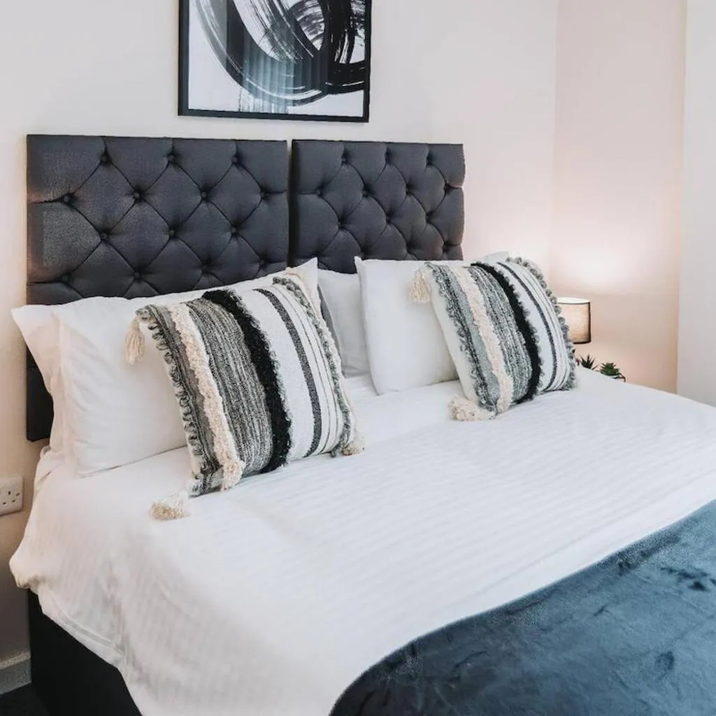 Photograph of 2Bed 2Bath Apartment Nr Old Trafford Parking