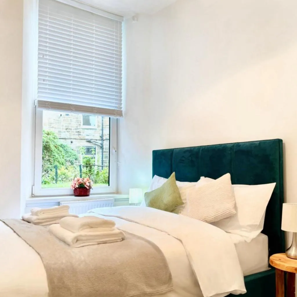 Photograph of Bright 2-Bed Apartment near Haymarket - Easy City Access