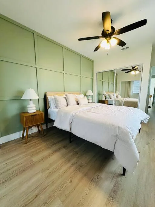 Photograph of Miami Coral Gables Studio near Airport and Beaches
