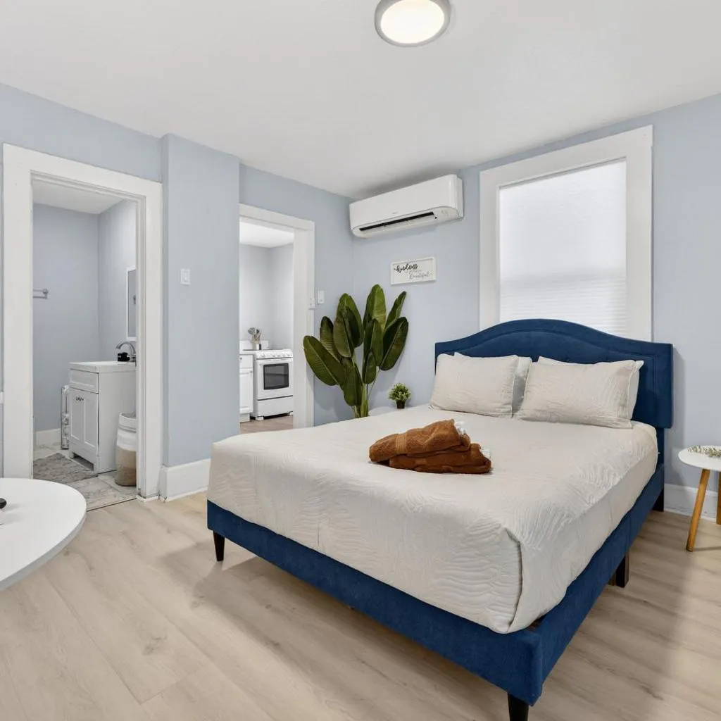 Photograph of Unit 17 Minimalist Comfort Pensacola Studio