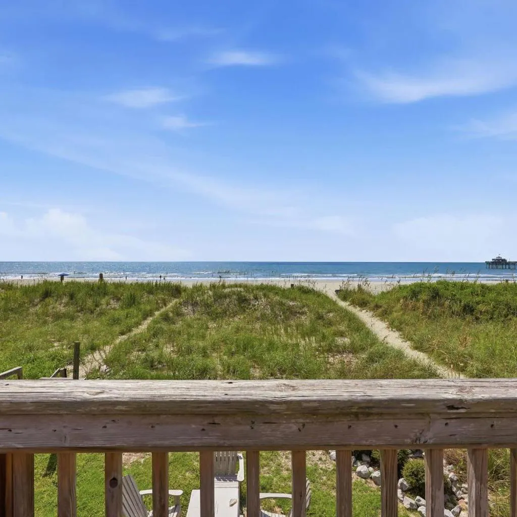 Photograph of Hazels Child II Oceanfront Beach House w Pier View