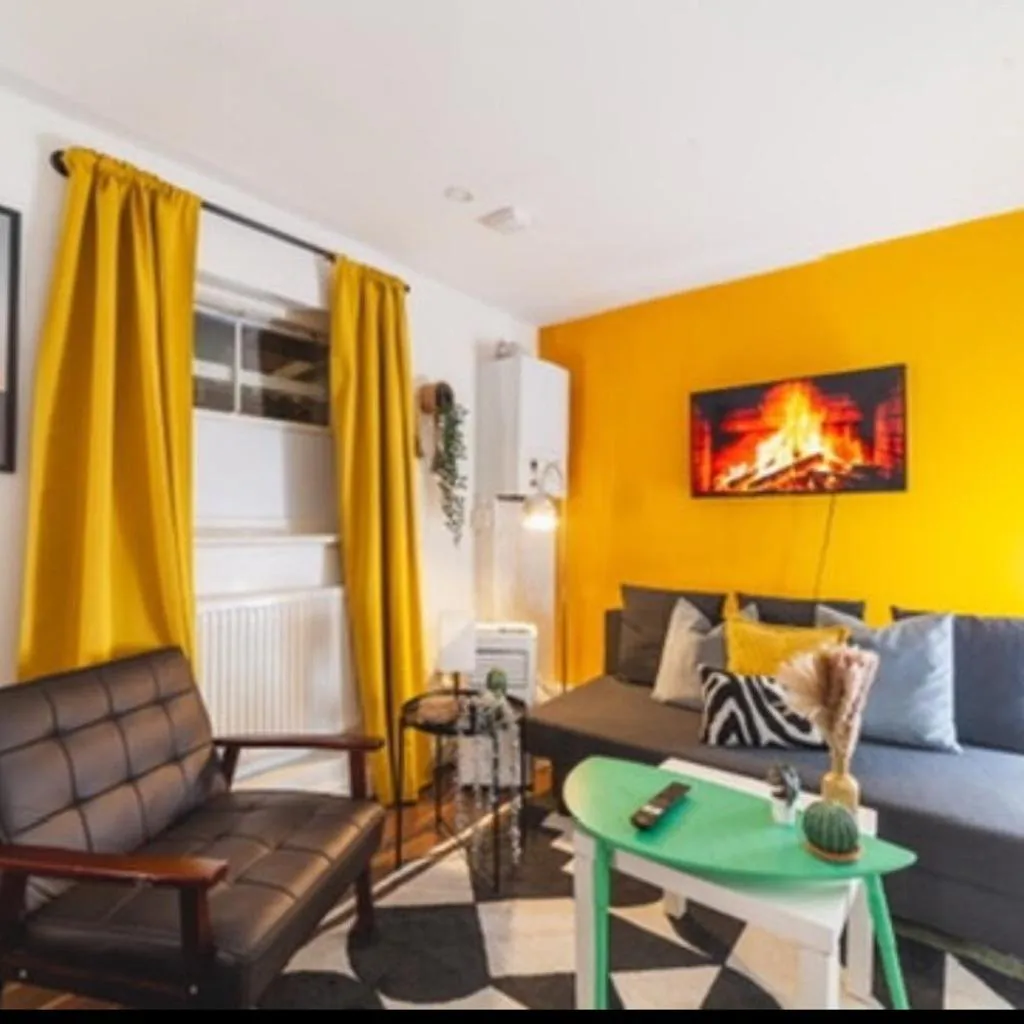 Photograph of 2BED Brick Lane residence Urban Escape