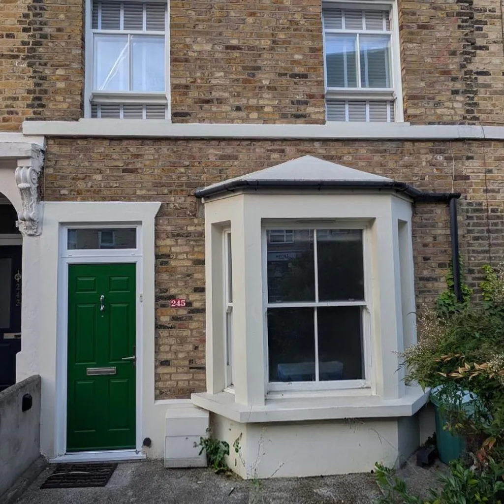 Photograph of Bright two bed house with garden