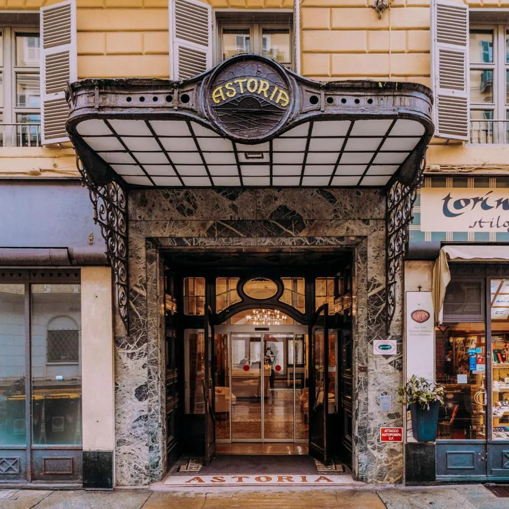 Photograph of Hotel Astoria