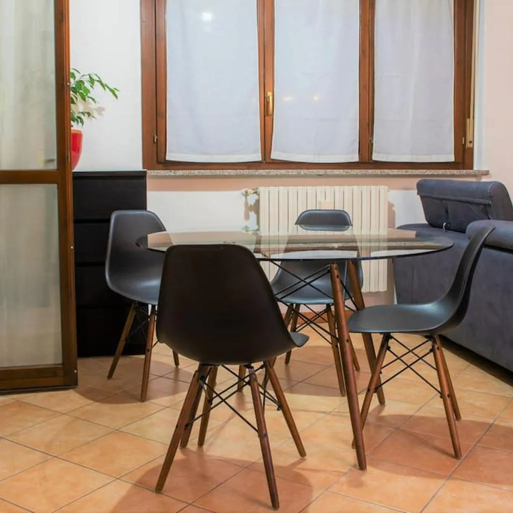 Photograph of Casa Spezia - Metro Vicina, Wi-Fi Rapido & Netflix