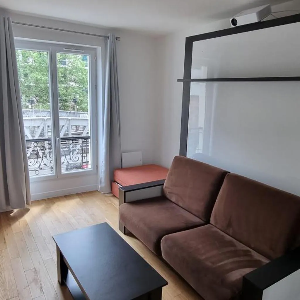 Photograph of PARIS AURIOL