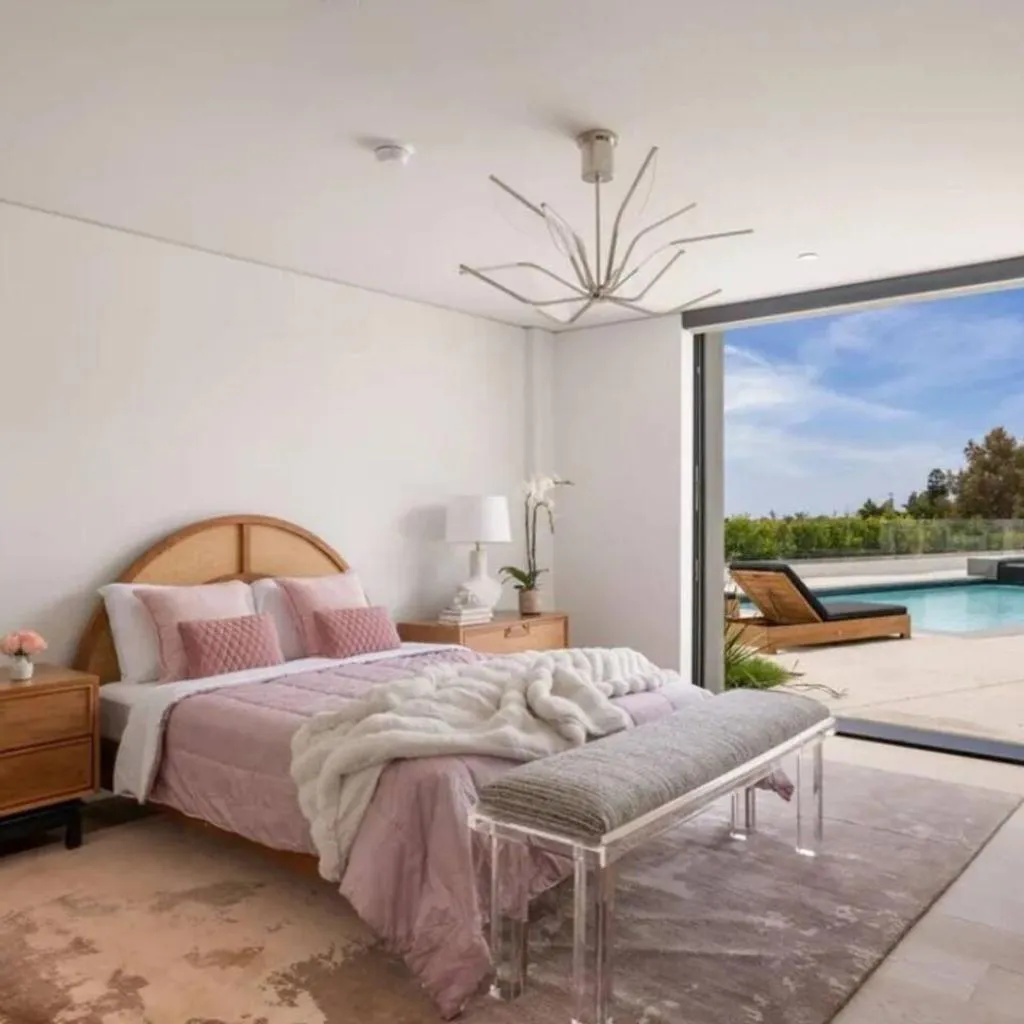 Photograph of Ultra-Private Mansion / Panoramic Views