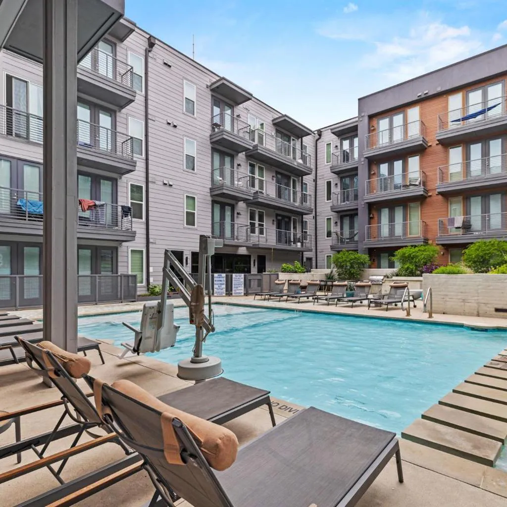 Photograph of Placemakr Austin Downtown, Apartments by Hilton