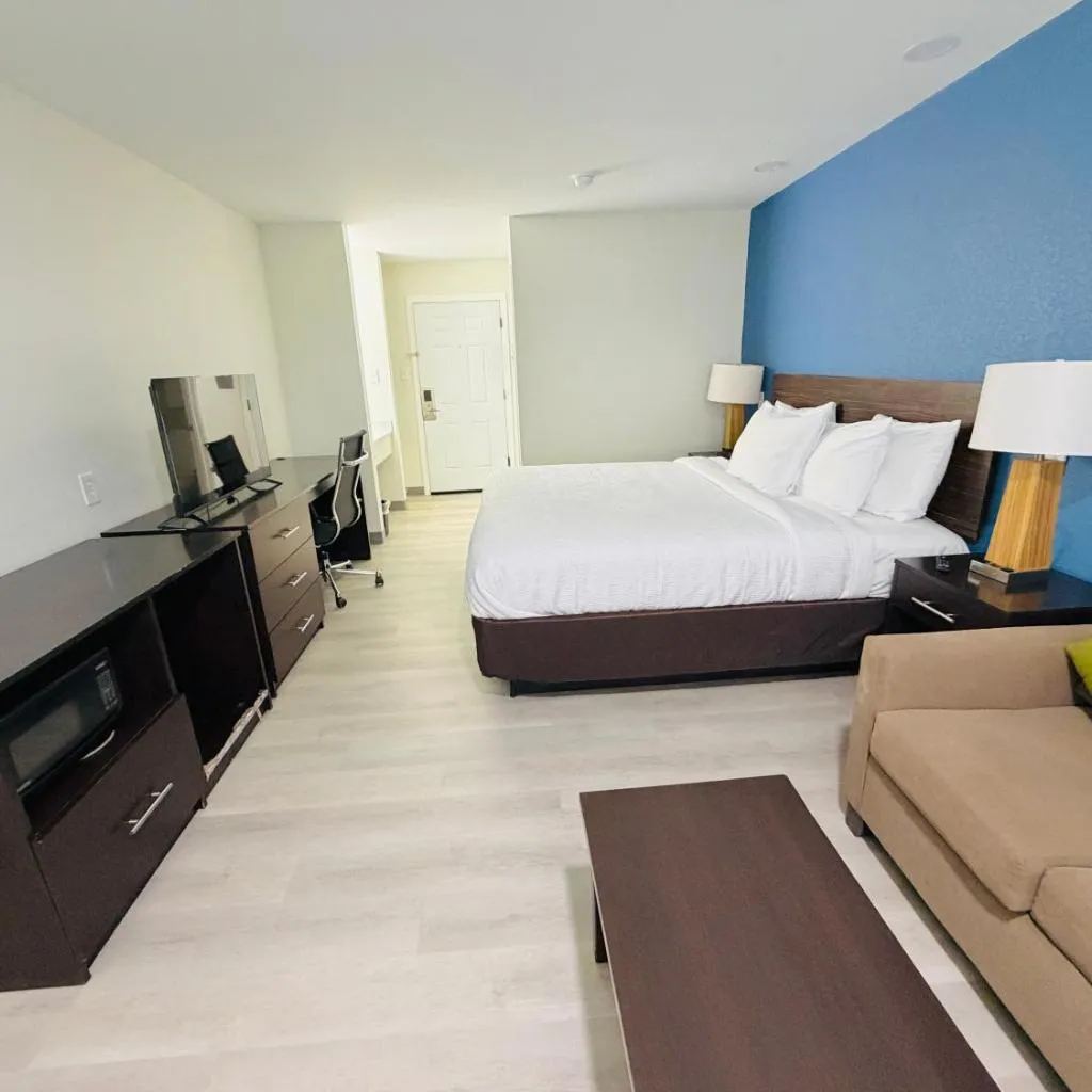 Photograph of Hallmark Suites Newly Renovated-Converting to BAYMONT by Wyndham SOON