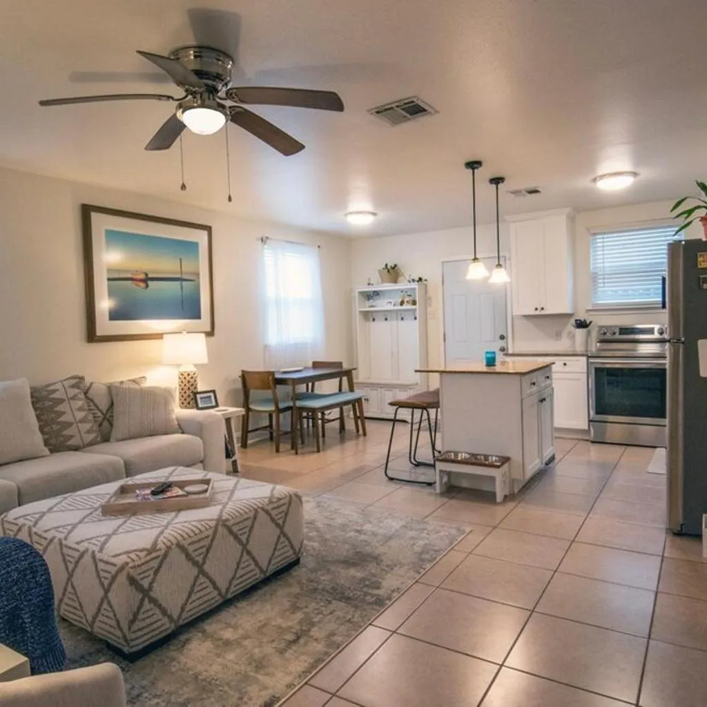 Photograph of 2bd-2ba Adorable Home w Yard in Gentilly