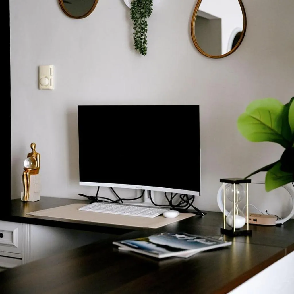Photograph of 1BR Near O'Hare • Balcony • Workspace