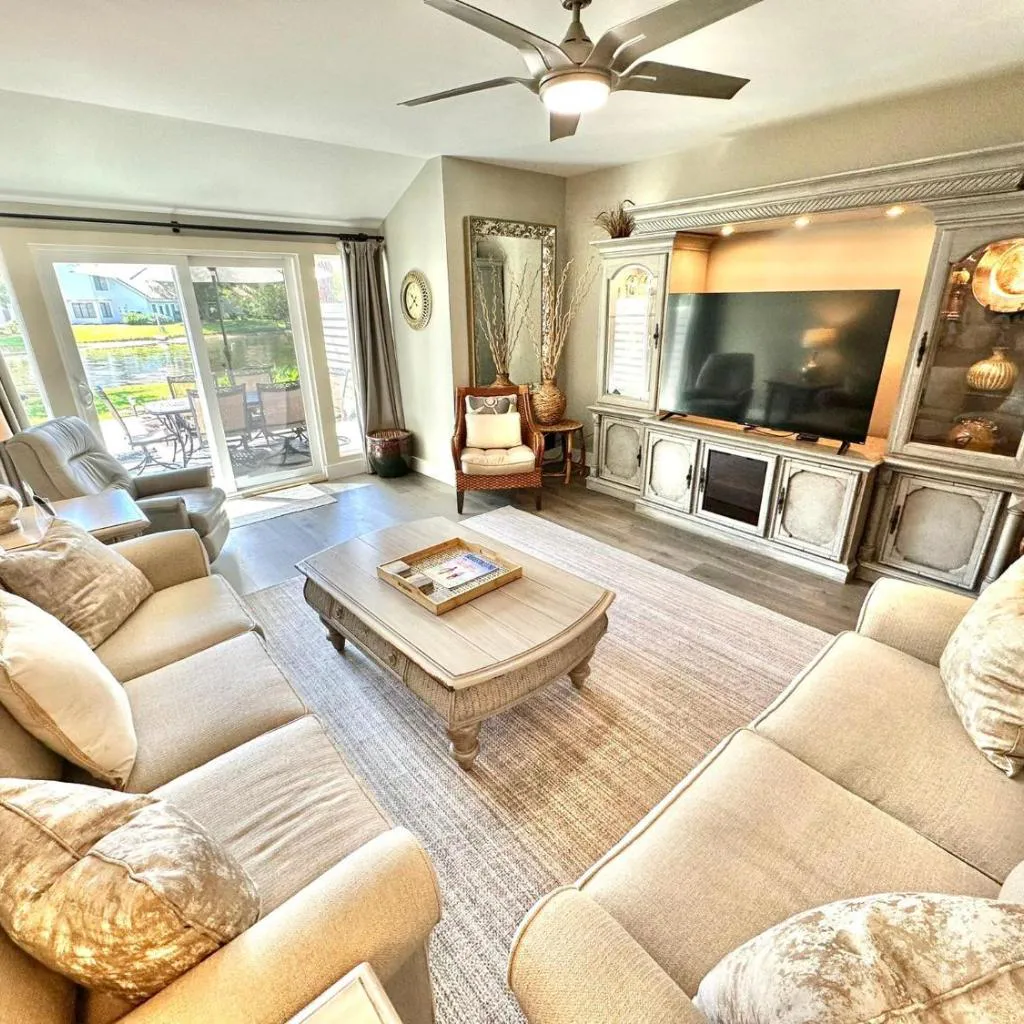 Photograph of 5128 Beachwalk