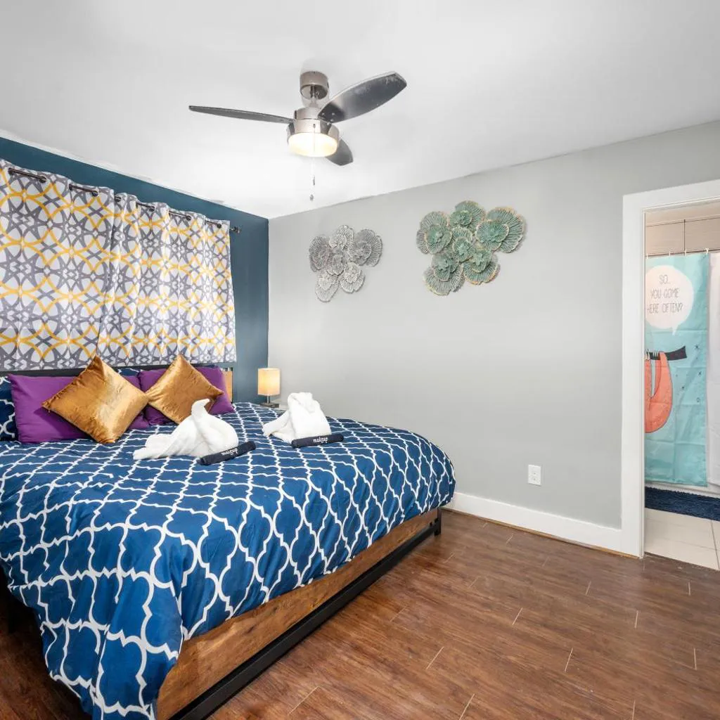 Photograph of 1BR King Bed Apt, Free Park Close to Medical Center