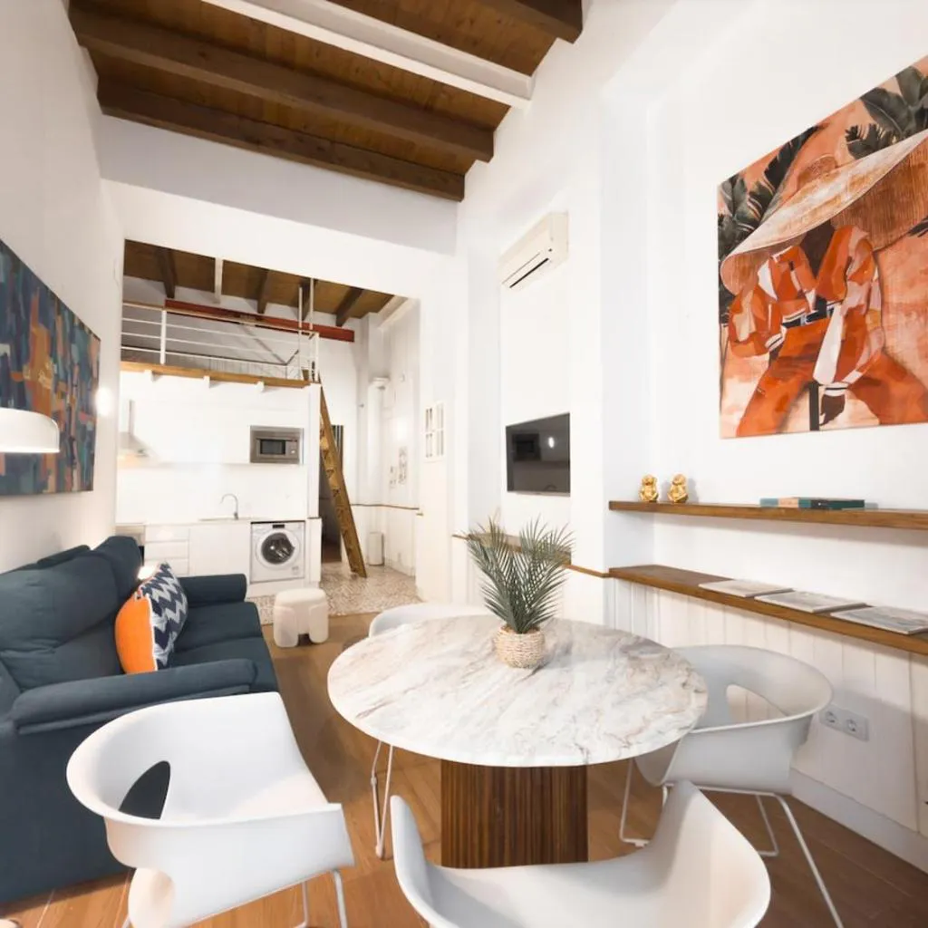 Photograph of MonKeys Apartments Castellar & Suite
